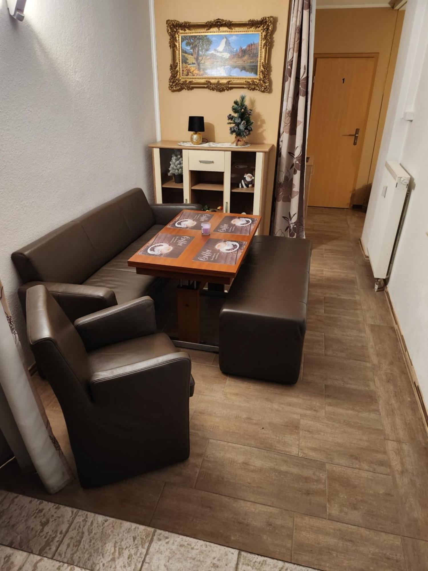 Halle, Top -Preise, 79 Qm Sd Fewo, Eg, Wahlweise Mit 1- 3 Dz, Tv Lounge, Kueche, Bad Wc Einfach Und Gut, Langzeitmieter Vb Preise Halle  Kültér fotó