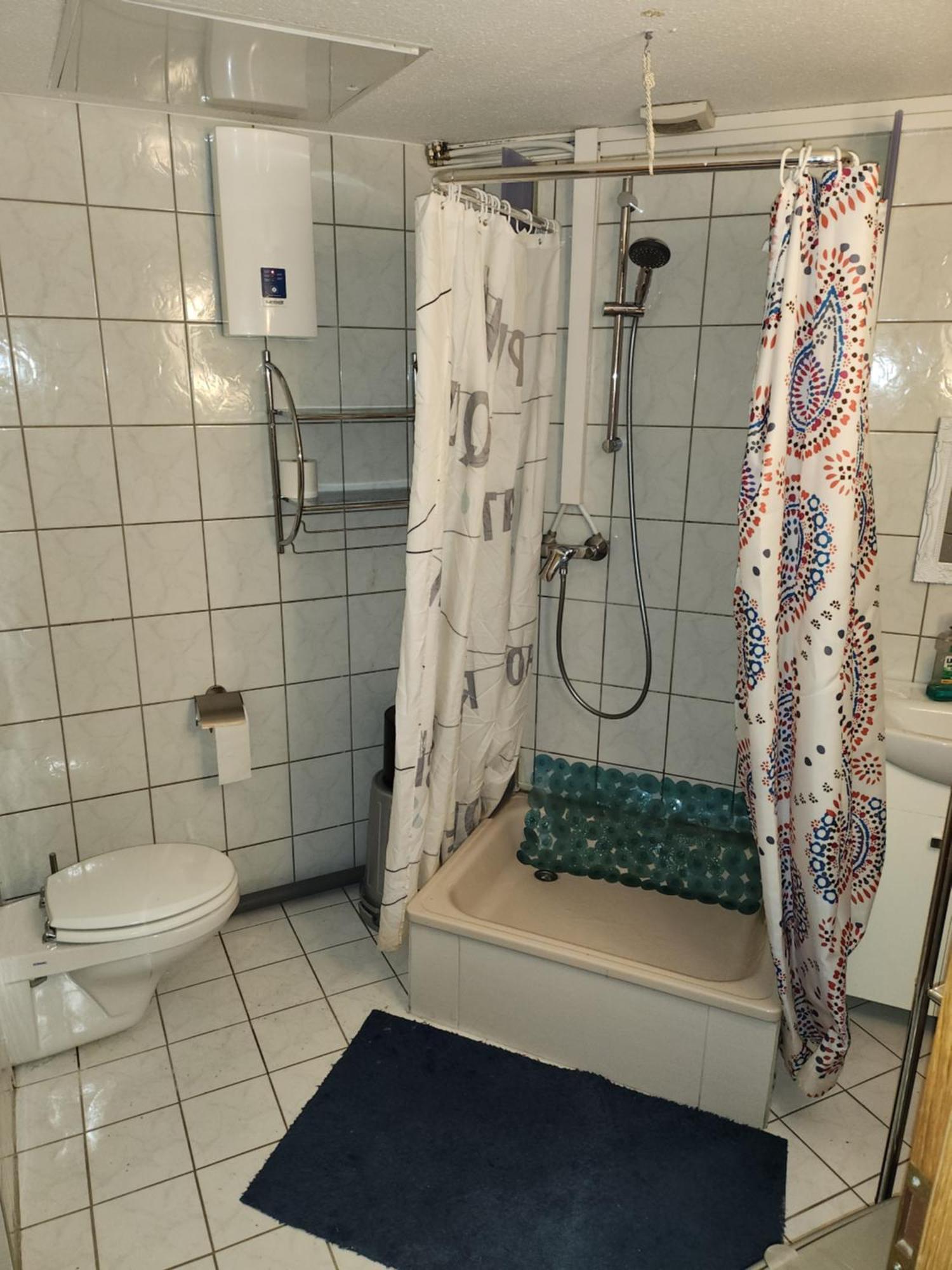 Halle, Top -Preise, 79 Qm Sd Fewo, Eg, Wahlweise Mit 1- 3 Dz, Tv Lounge, Kueche, Bad Wc Einfach Und Gut, Langzeitmieter Vb Preise Halle  Kültér fotó