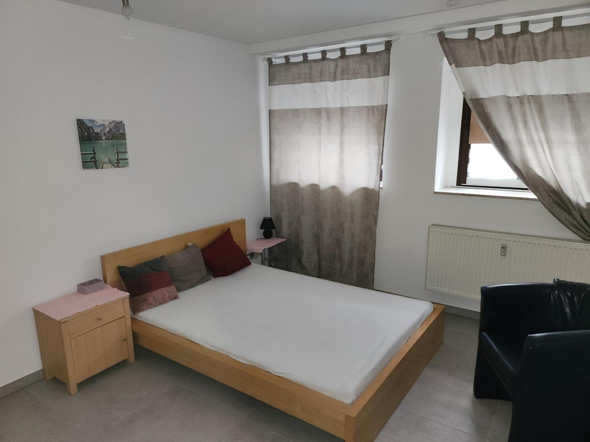 Halle, Top -Preise, 79 Qm Sd Fewo, Eg, Wahlweise Mit 1- 3 Dz, Tv Lounge, Kueche, Bad Wc Einfach Und Gut, Langzeitmieter Vb Preise Halle  Kültér fotó
